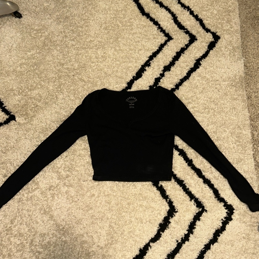 Black crop tight long sleve